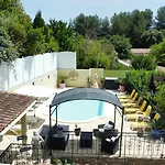Villa De Charme Familiale Avec Piscine Privée, Proche Des Plages Et De Cassis *
