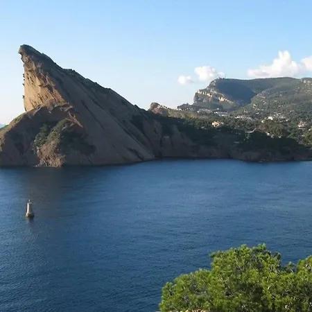 Villa De Charme Familiale Avec Piscine Privee, Proche Des Plages Et De Cassis *